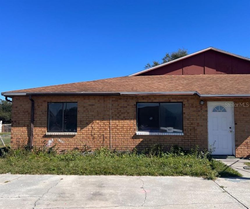 Recently Rented: $1,100 (2 beds, 1 baths, 900 Square Feet)