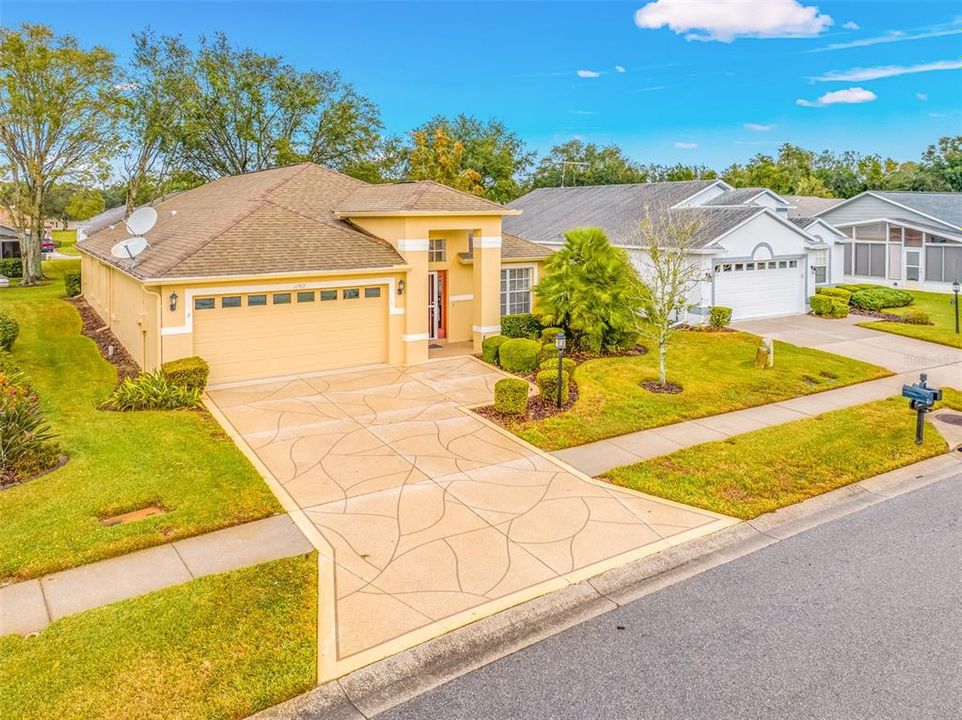 For Sale: $319,000 (3 beds, 2 baths, 2057 Square Feet)