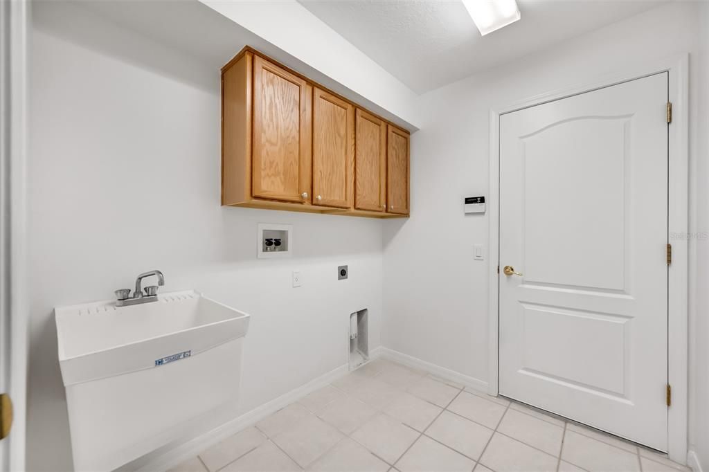 For Sale: $319,000 (3 beds, 2 baths, 2057 Square Feet)