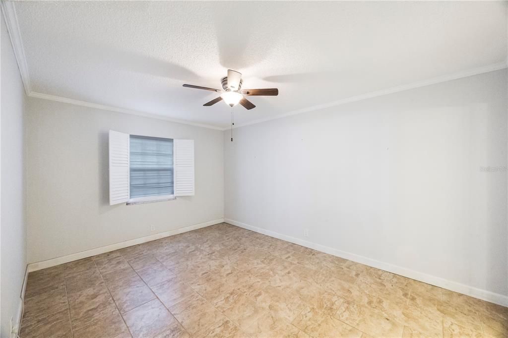 For Sale: $240,000 (2 beds, 2 baths, 1075 Square Feet)