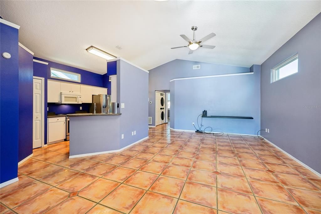 For Sale: $339,900 (3 beds, 2 baths, 1409 Square Feet)