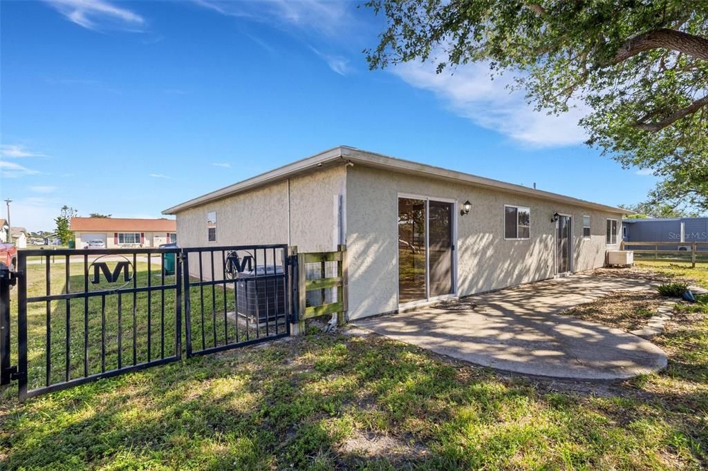 For Sale: $269,000 (3 beds, 2 baths, 1414 Square Feet)