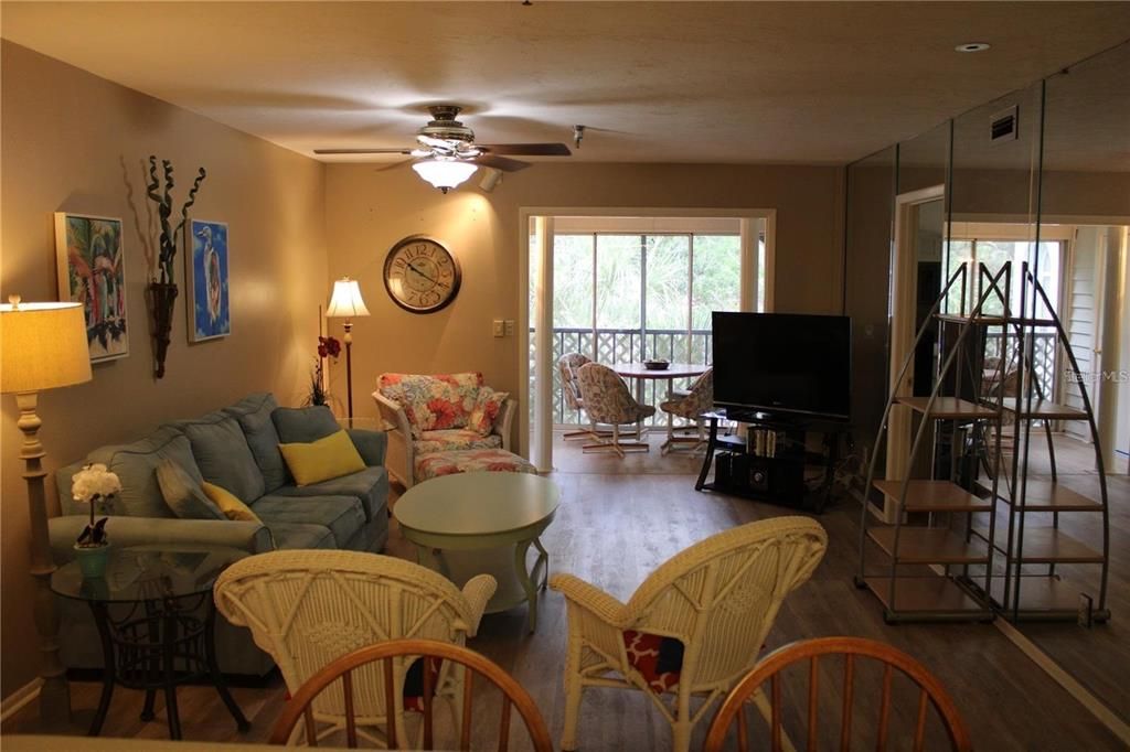 Dining area/ living room