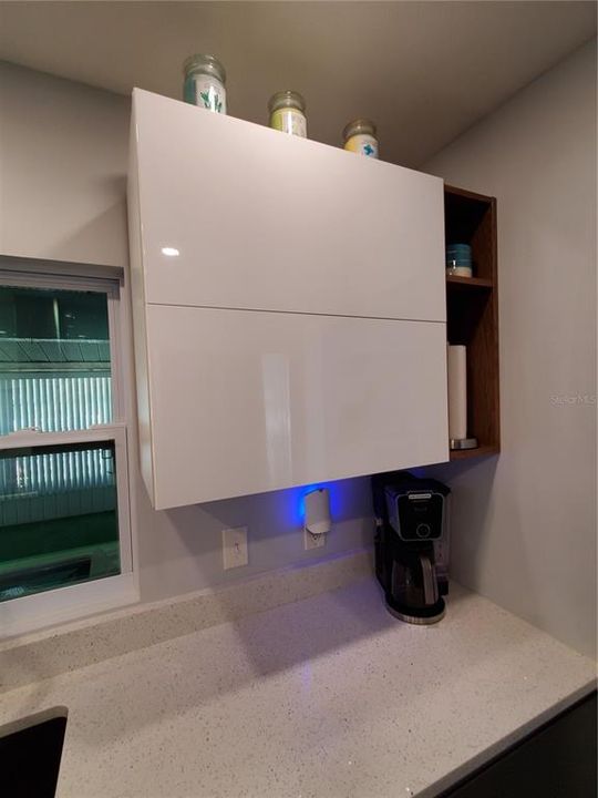 Sink wall. Note the Quartz Countertops.