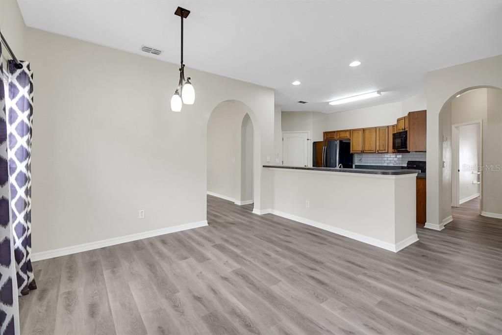 For Sale: $337,500 (3 beds, 2 baths, 1897 Square Feet)