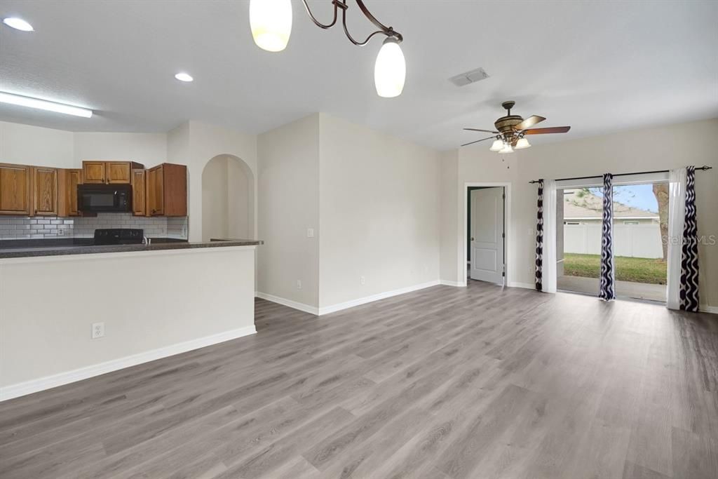 For Sale: $337,500 (3 beds, 2 baths, 1897 Square Feet)