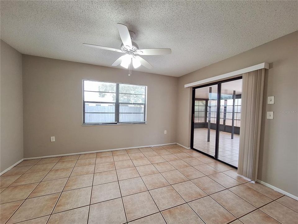 For Sale: $319,500 (3 beds, 2 baths, 1376 Square Feet)