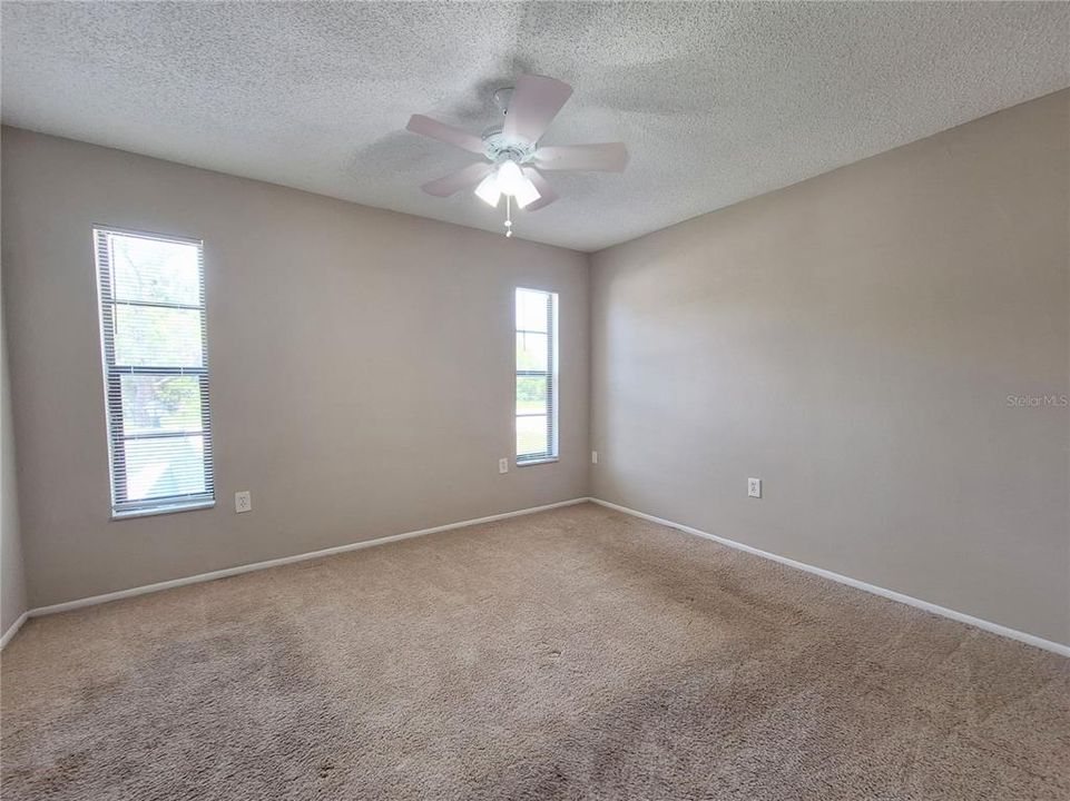 For Sale: $319,500 (3 beds, 2 baths, 1376 Square Feet)