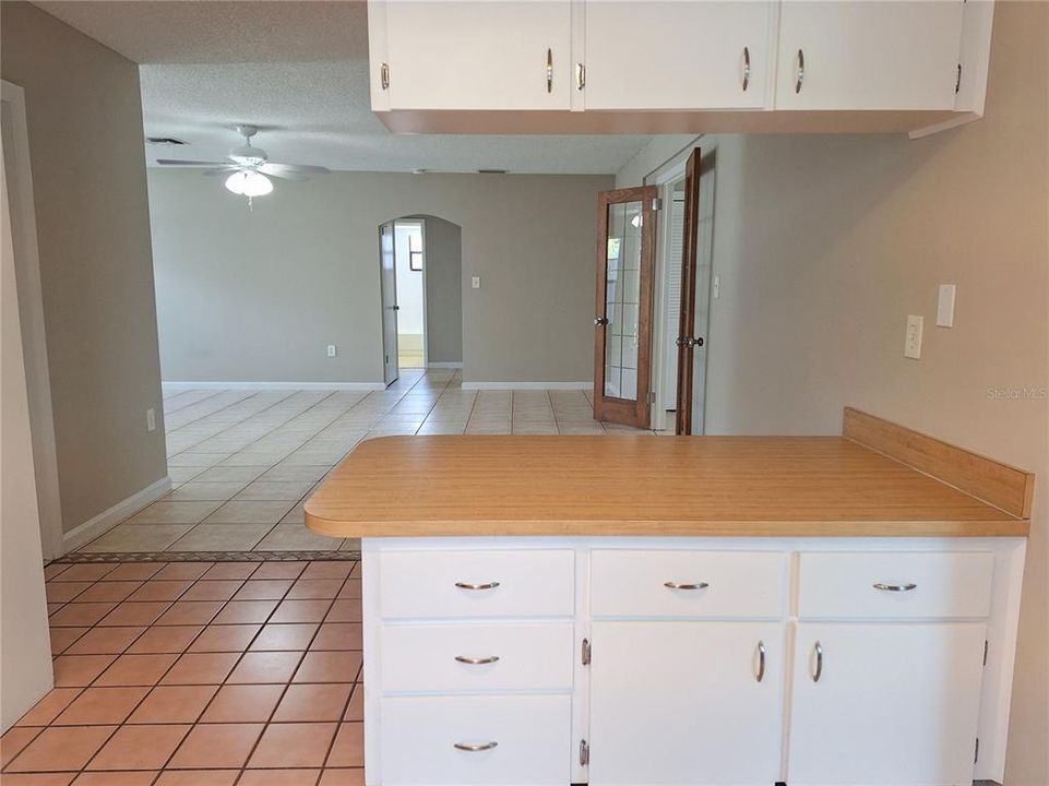 For Sale: $319,500 (3 beds, 2 baths, 1376 Square Feet)