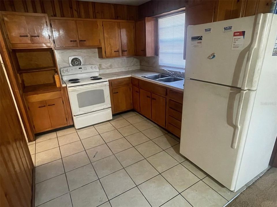 For Rent: $1,795 (2 beds, 1 baths, 868 Square Feet)