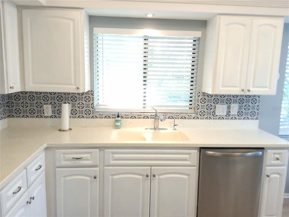 For Sale: $249,999 (2 beds, 2 baths, 1452 Square Feet)