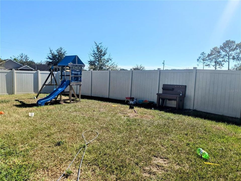 HUGE fenced back yard