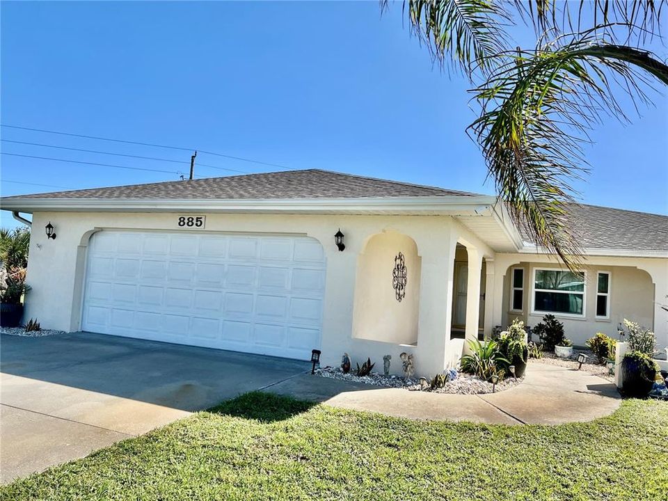 For Sale: $450,000 (3 beds, 2 baths, 1815 Square Feet)