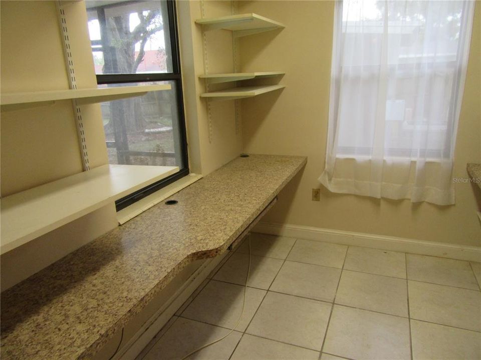 For Rent: $2,100 (2 beds, 1 baths, 1246 Square Feet)