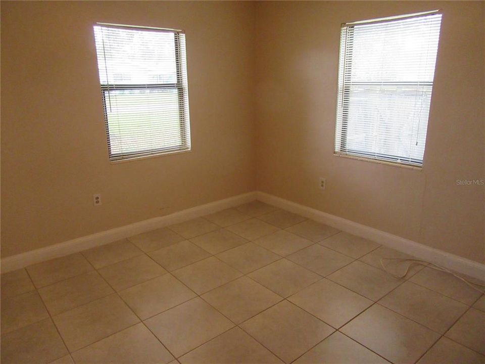 For Rent: $2,100 (2 beds, 1 baths, 1246 Square Feet)