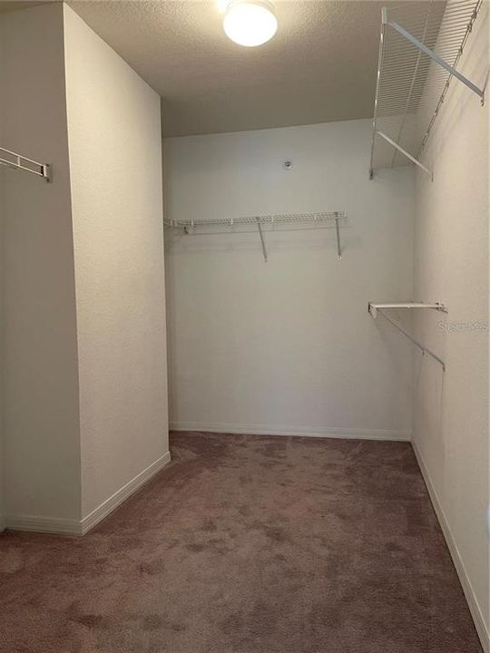 For Rent: $1,700 (2 beds, 2 baths, 1043 Square Feet)