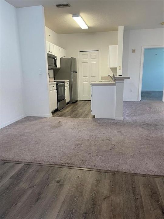 For Rent: $1,700 (2 beds, 2 baths, 1043 Square Feet)