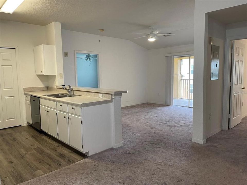 For Rent: $1,700 (2 beds, 2 baths, 1043 Square Feet)