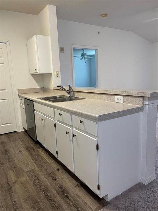 For Rent: $1,700 (2 beds, 2 baths, 1043 Square Feet)