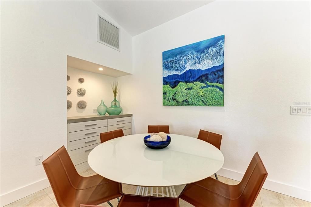 For Sale: $884,900 (3 beds, 2 baths, 2009 Square Feet)