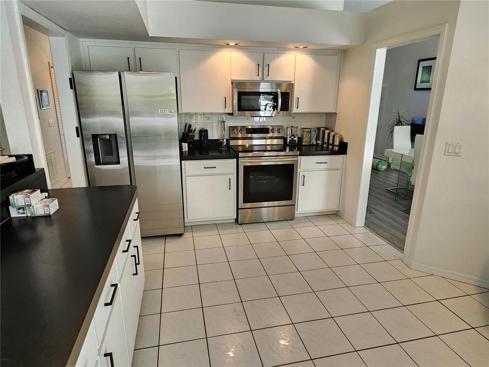 For Sale: $399,900 (3 beds, 2 baths, 2062 Square Feet)