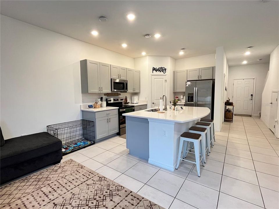 For Sale: $328,000 (3 beds, 2 baths, 1373 Square Feet)