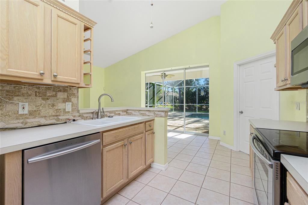 For Sale: $339,900 (3 beds, 2 baths, 1524 Square Feet)