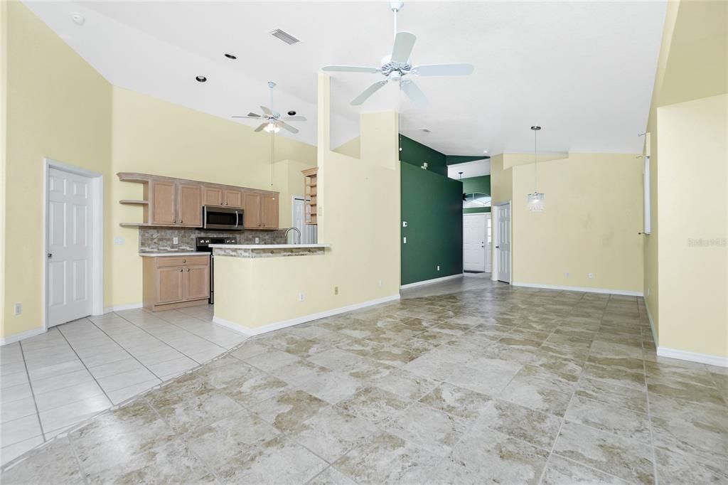 For Sale: $339,900 (3 beds, 2 baths, 1524 Square Feet)