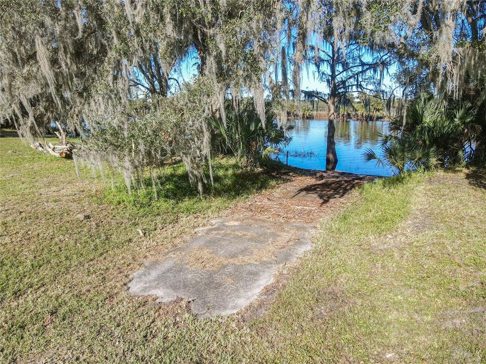 BOAT LAUNCH TO RIVER