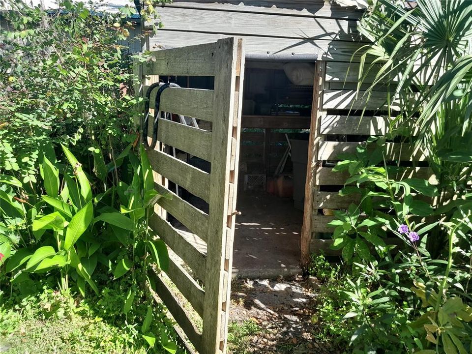 GARDEN SHED