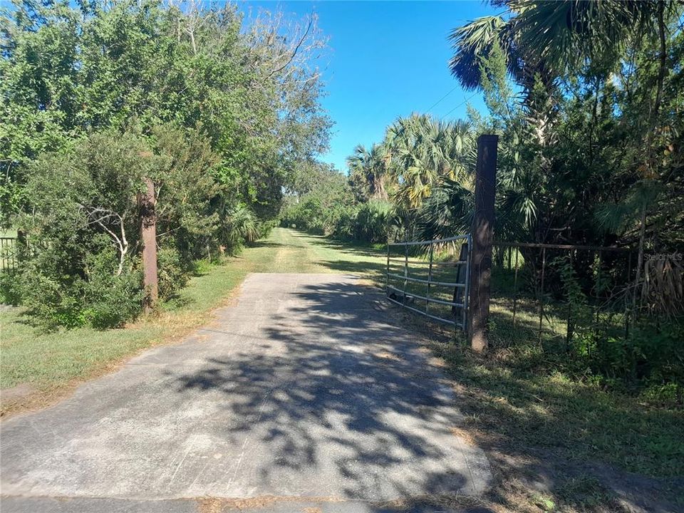 ENTRANCE TO PROPERTY