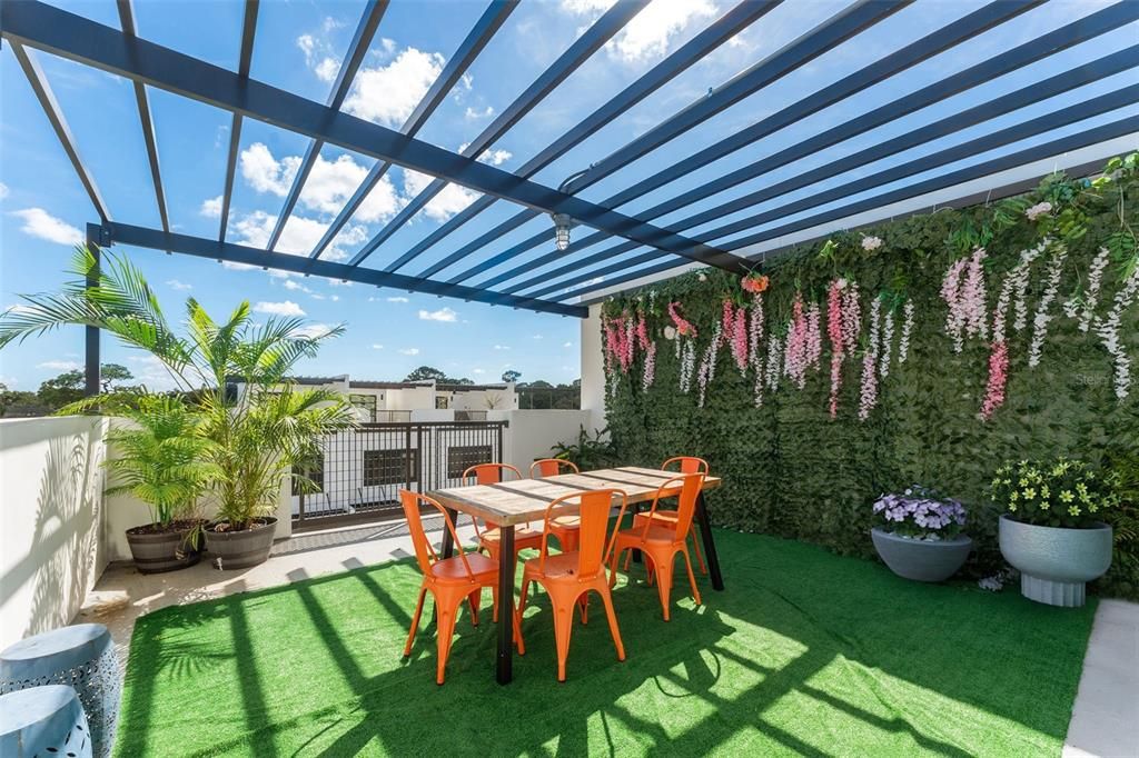 En Venta: $849,000 (3 camas, 2 baños, 2392 Pies cuadrados)