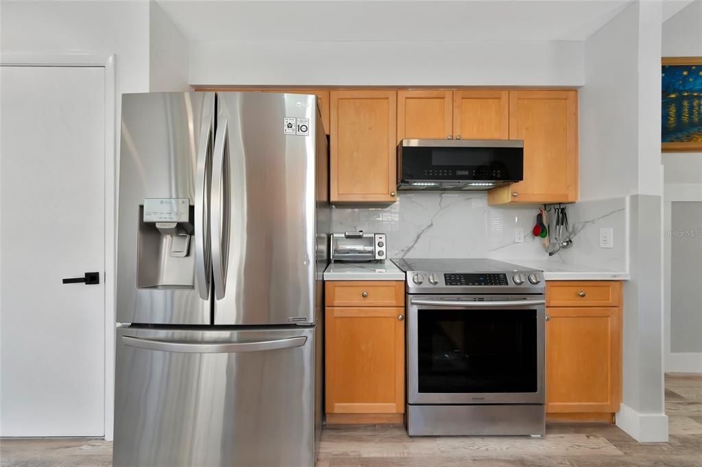 For Sale: $332,000 (2 beds, 2 baths, 1718 Square Feet)