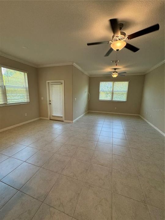 For Rent: $2,100 (3 beds, 2 baths, 1824 Square Feet)