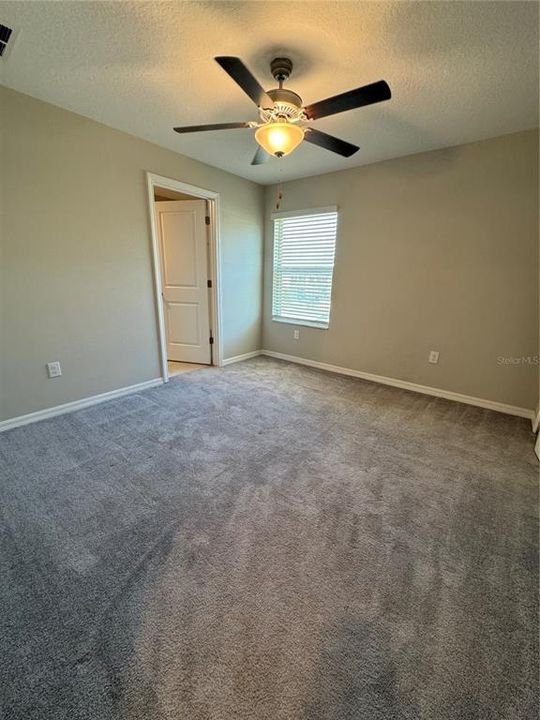 For Rent: $2,100 (3 beds, 2 baths, 1824 Square Feet)