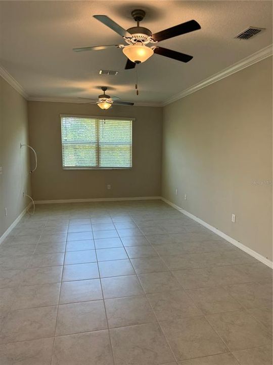 For Rent: $2,100 (3 beds, 2 baths, 1824 Square Feet)