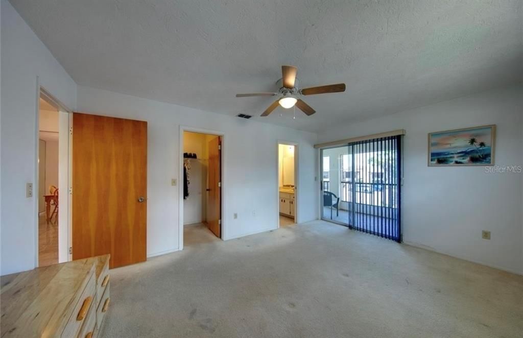 For Sale: $183,500 (2 beds, 2 baths, 1056 Square Feet)