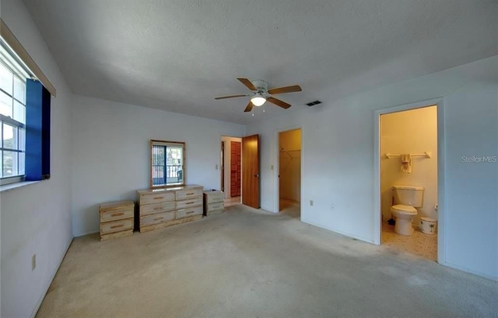 For Sale: $183,500 (2 beds, 2 baths, 1056 Square Feet)