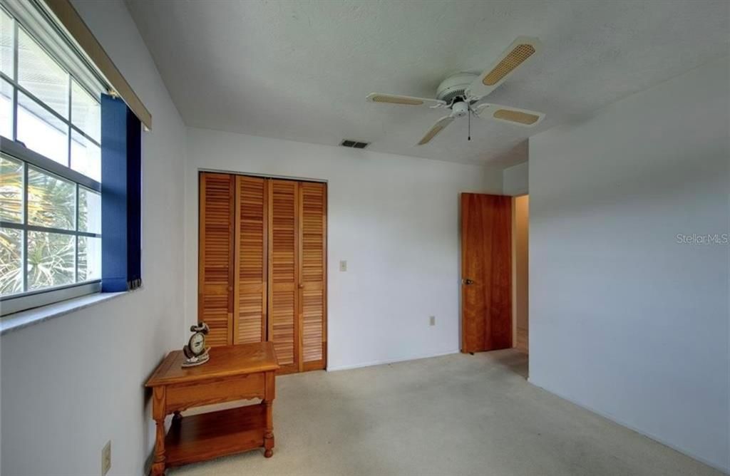 For Sale: $183,500 (2 beds, 2 baths, 1056 Square Feet)