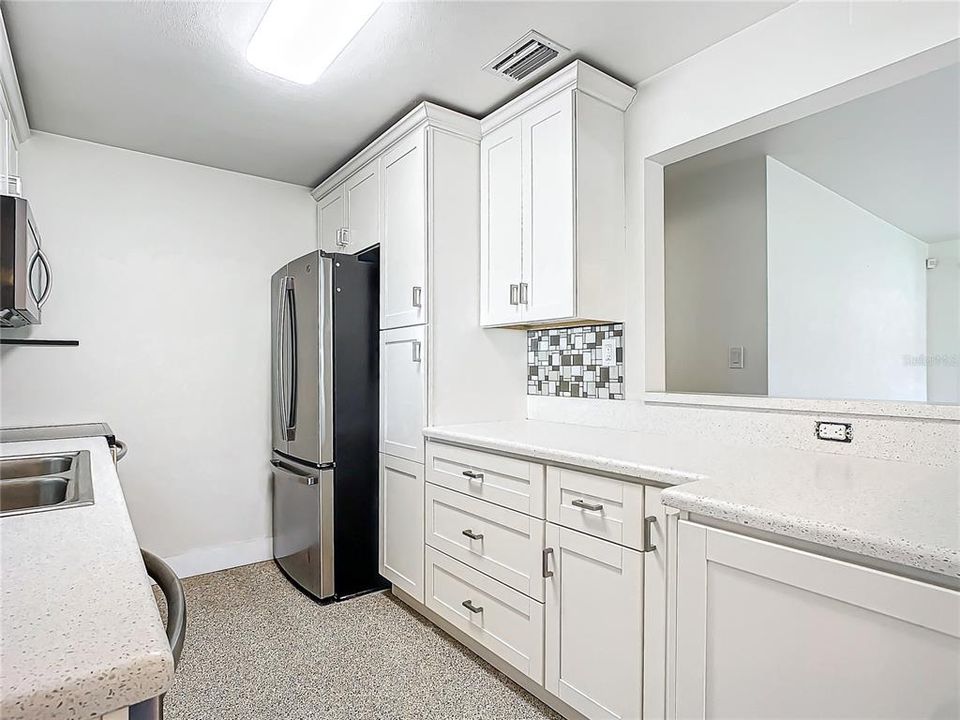 For Sale: $315,000 (3 beds, 2 baths, 1216 Square Feet)