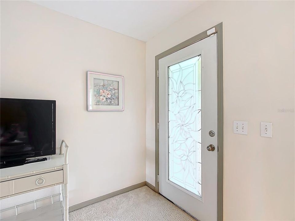 For Sale: $450,000 (2 beds, 2 baths, 1178 Square Feet)