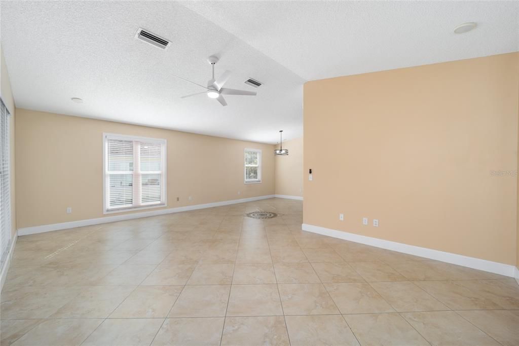 Livingroom/Dining Room