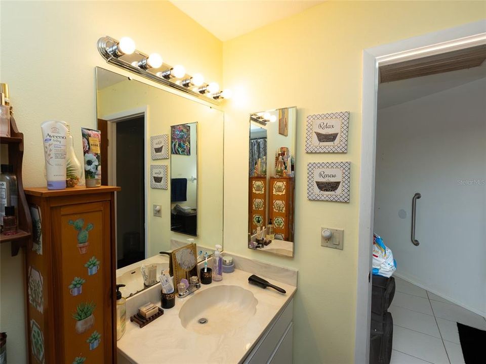 For Sale: $299,000 (2 beds, 2 baths, 1404 Square Feet)