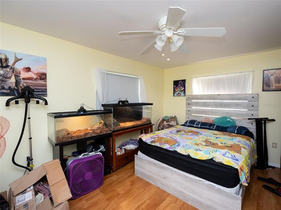 For Sale: $299,000 (2 beds, 2 baths, 1404 Square Feet)