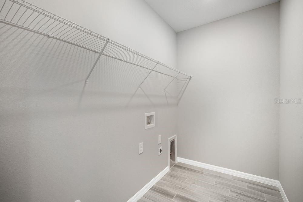 Active With Contract: $574,999 (4 beds, 3 baths, 3422 Square Feet)