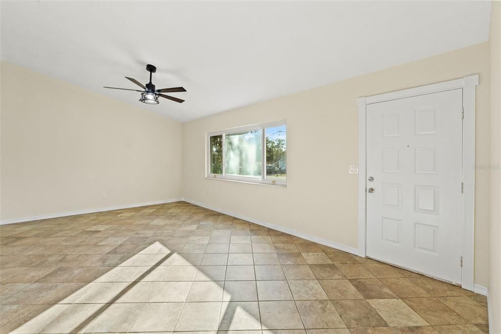 For Sale: $349,900 (3 beds, 2 baths, 1432 Square Feet)