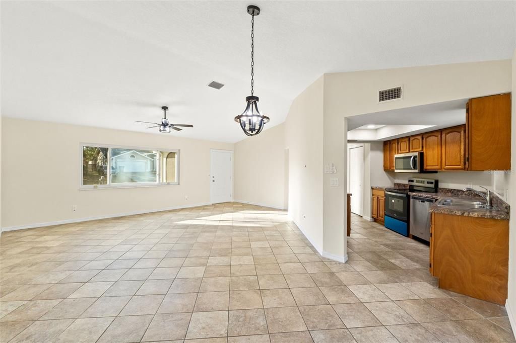 For Sale: $349,900 (3 beds, 2 baths, 1432 Square Feet)