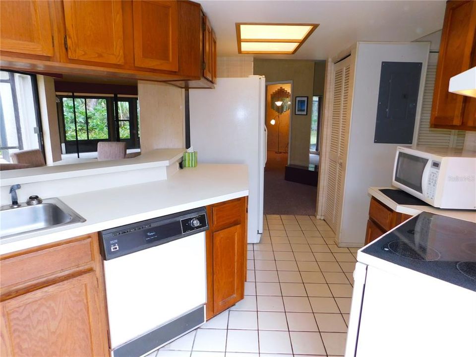 For Rent: $1,800 (2 beds, 2 baths, 1201 Square Feet)