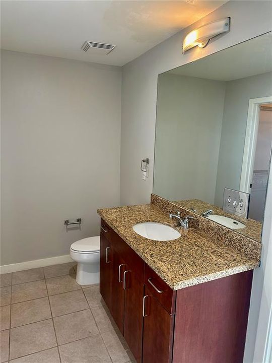 For Sale: $249,900 (1 beds, 1 baths, 862 Square Feet)