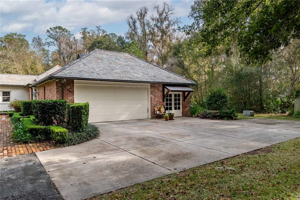 Detached Garage with Bonus Room and Attic